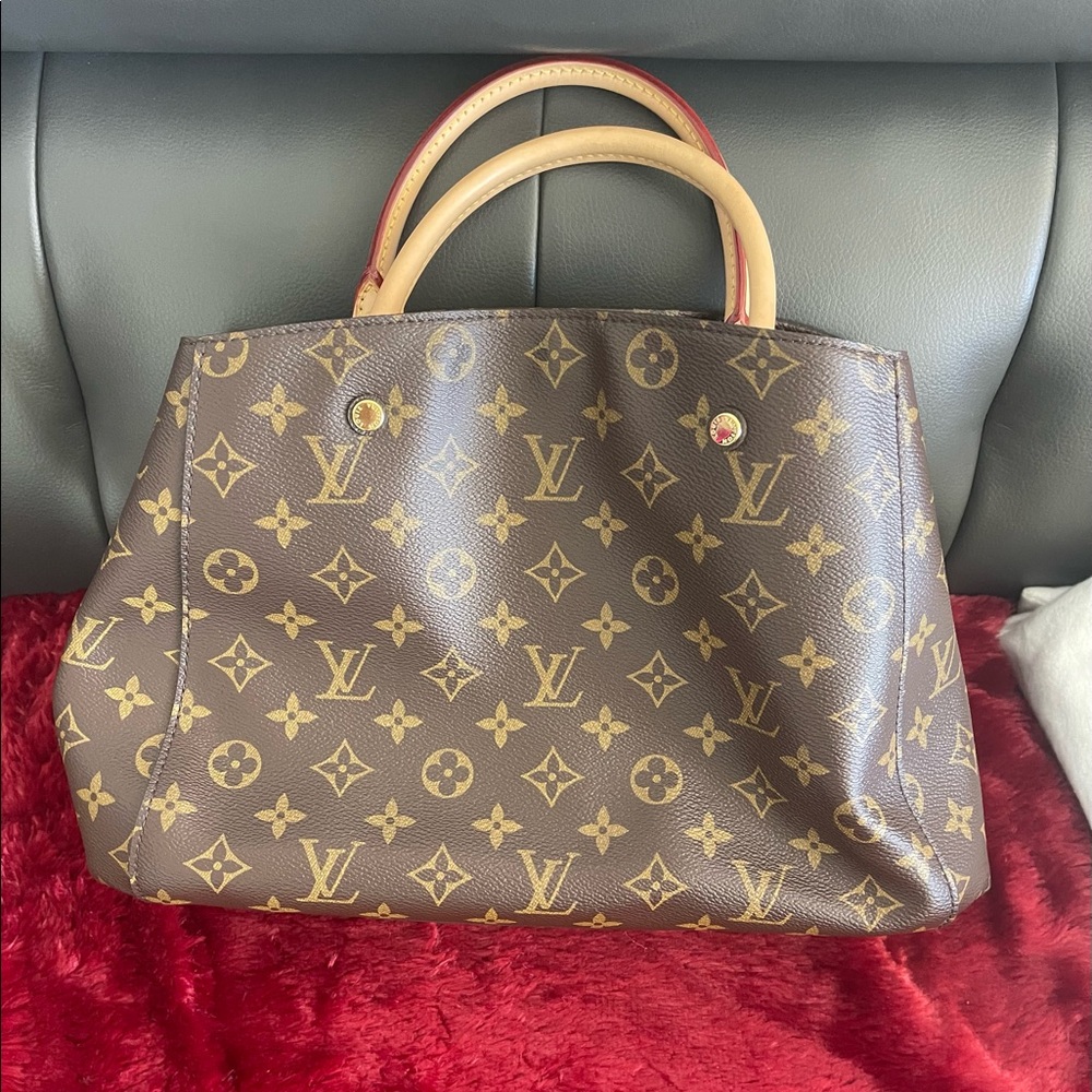 Louis Vuitton Montaigne.